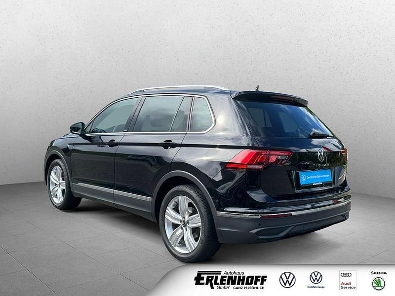 Gebraucht VW Tiguan Move 150 PS (110 kW) 2023 Schwarz SUV