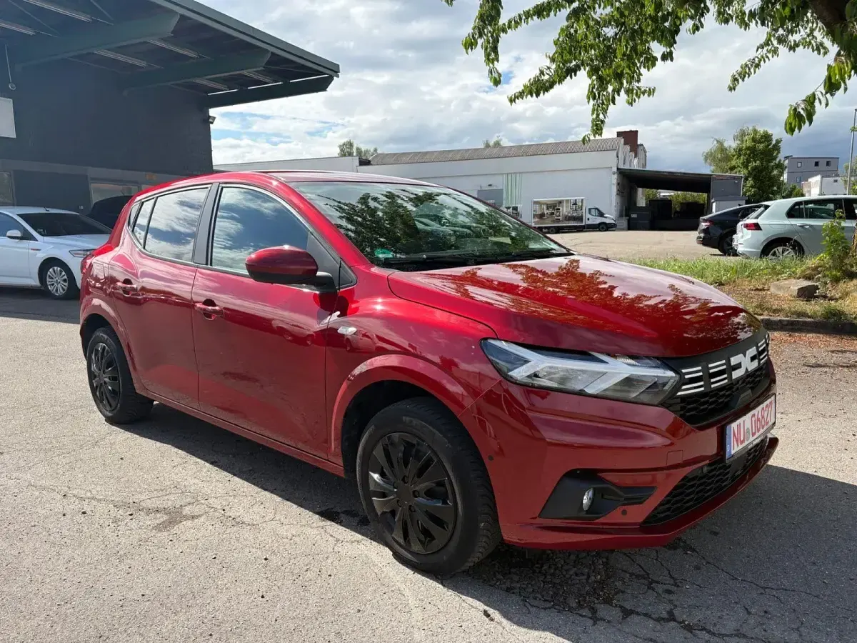 Gebraucht Dacia Sandero Expression 91 PS (66 kW) 2023 Rot Limousine