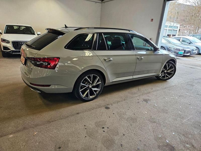 Gebraucht Skoda Superb SportLine 218 PS (160 kW) 2020 Grau Kombi
