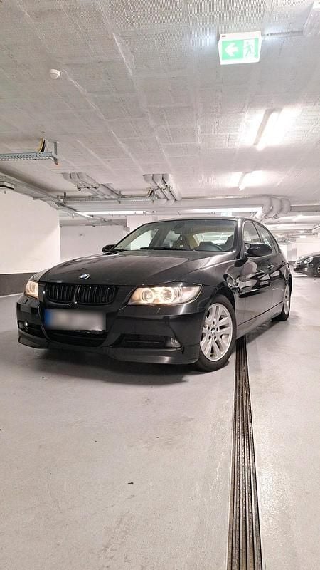 Gebraucht BMW 320 150 PS (110 kW) 2005 Schwarz Limousine