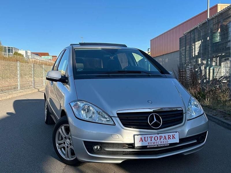 Gebraucht Mercedes A160 82 PS (60 kW) 2011 Silber Limousine