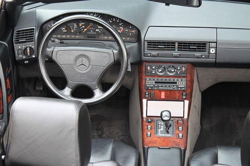 Gebraucht Mercedes SL300 231 PS (169 kW) 1992 Silber Cabrio