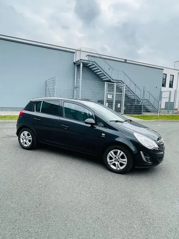 Usata Opel Corsa Active 101 CV (74 kW) 2013 Nero Utilitaria