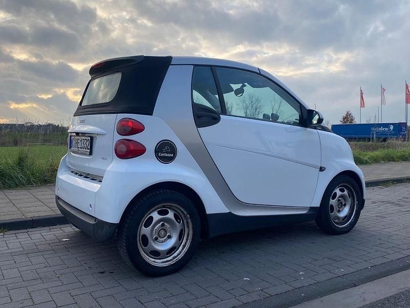 Weiß Gebraucht 2009 Smart ForTwo Cabrio Passion Cabrio | 4.250 € (Fairer Preis) - Bild 1/4