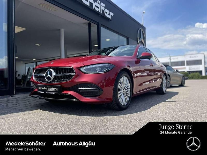 Rot Gebraucht 2024 Mercedes C200 Avantgarde Limousine | 41.470 € (Fairer Preis) - Bild 1/4