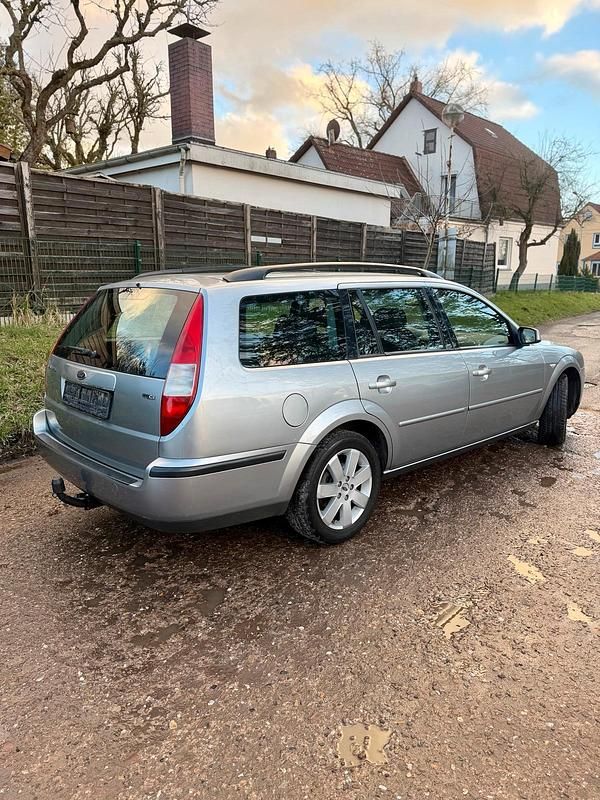 Gebraucht Ford Mondeo 130 PS (95 kW) 2004 Grau Kombi
