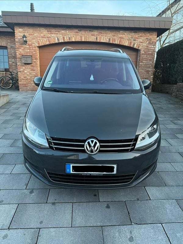 Gebraucht VW Sharan 140 PS (102 kW) 2012 Grau Van / Kleinbus