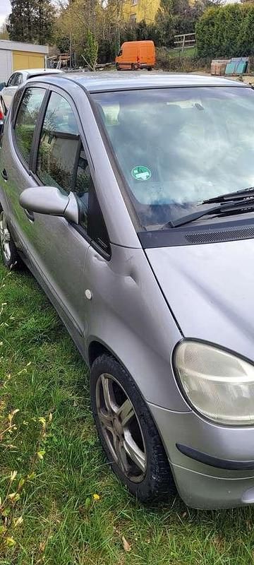 Silber Gebraucht 1999 Mercedes A160 Avantgarde Limousine | 500 € (Superpreis) - Bild 1/4