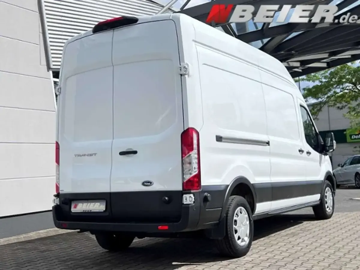 Gebraucht Ford Transit Trend 131 PS (96 kW) 2024 Frostweiß Kombi