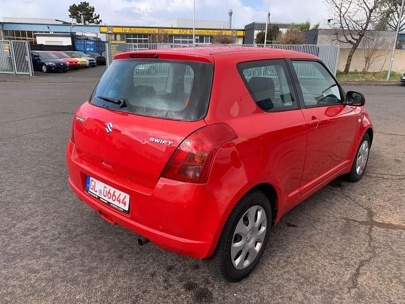 Gebraucht Suzuki Swift 92 PS (67 kW) 2007 Rot Kleinwagen
