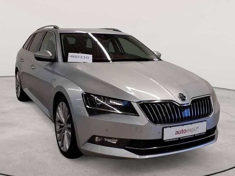 Brillantsilber metallic Gebraucht 2019 Skoda Superb LAURIN & KLEMENT Kombi | 18.990 € (Fairer Preis) - Bild 1/4