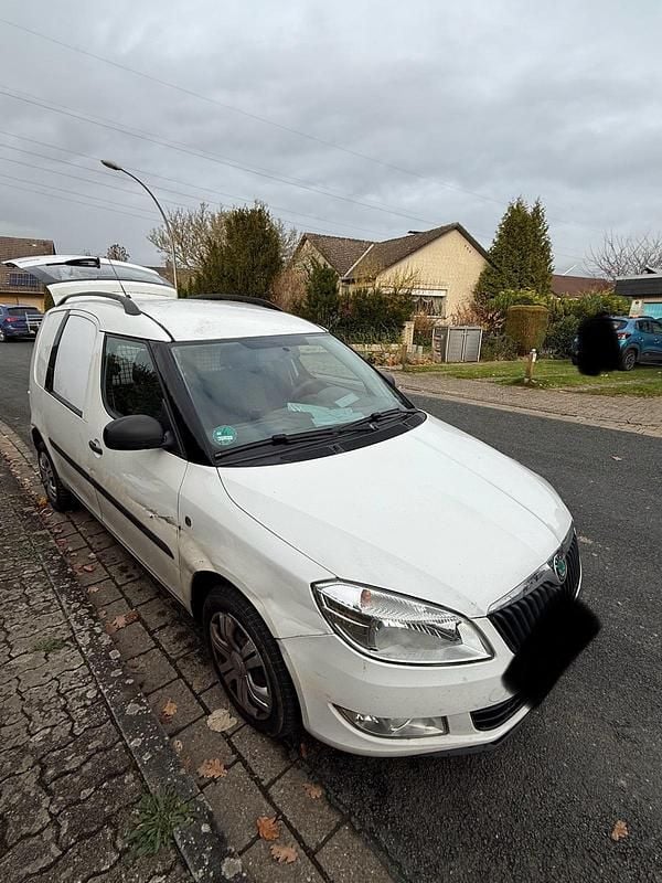 Weiß Gebraucht 2011 Skoda Roomster Van / Kleinbus | 1.400 € (Superpreis) - Bild 1/4