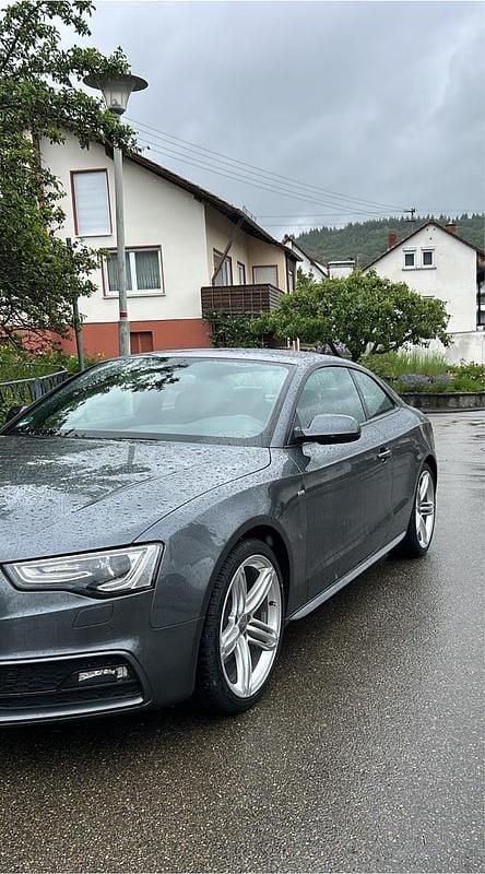 Grau Gebraucht 2013 Audi A5 Design Coupé | 12.999 € (Teuer) - Bild 1/2