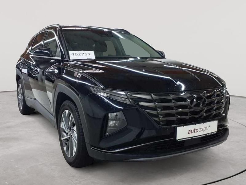Phantom black mineraleffekt Gebraucht 2021 Hyundai Tucson Trend SUV | 18.390 € (Fairer Preis) - Bild 1/4