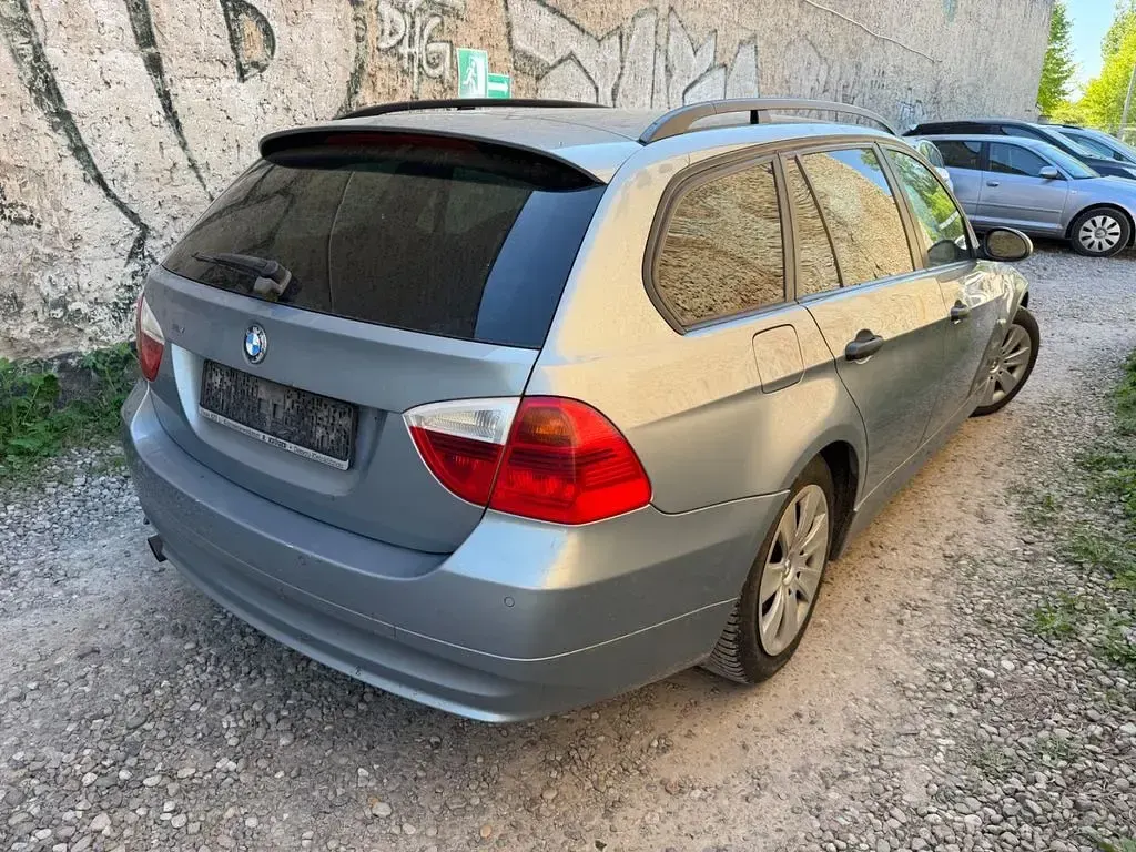 Używany BMW 320 163 KM (119 kW) 2006 Niebieski Kombi