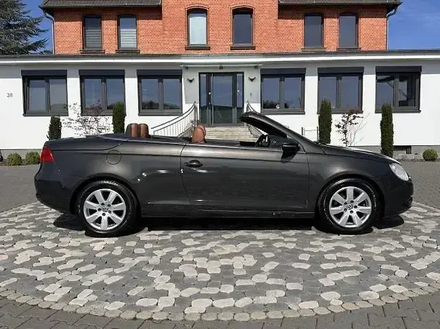Usata VW Eos 160 CV (117 kW) 2009 Marrone Cabrio