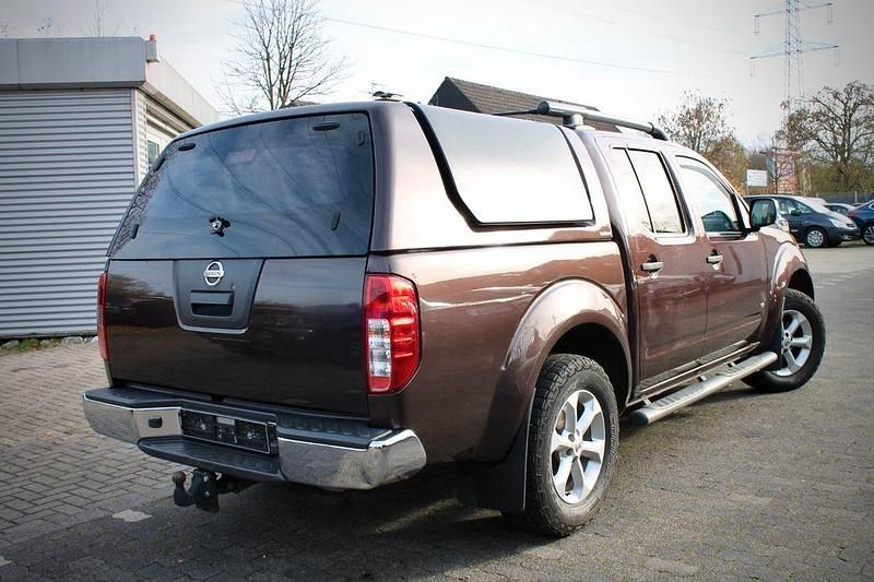 Gebraucht Nissan Navara 231 PS (169 kW) 2014 Braun Abholung