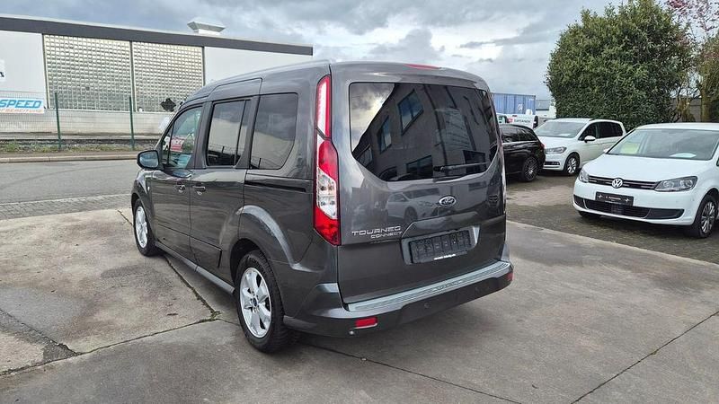 Gebraucht Ford Tourneo Connect Titanium 120 PS (88 kW) 2016 Grau Van / Kleinbus