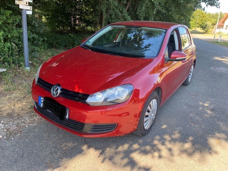 Rot Gebraucht 2010 VW Golf VI Limousine | 3.390 € (Fairer Preis) - Bild 1/4