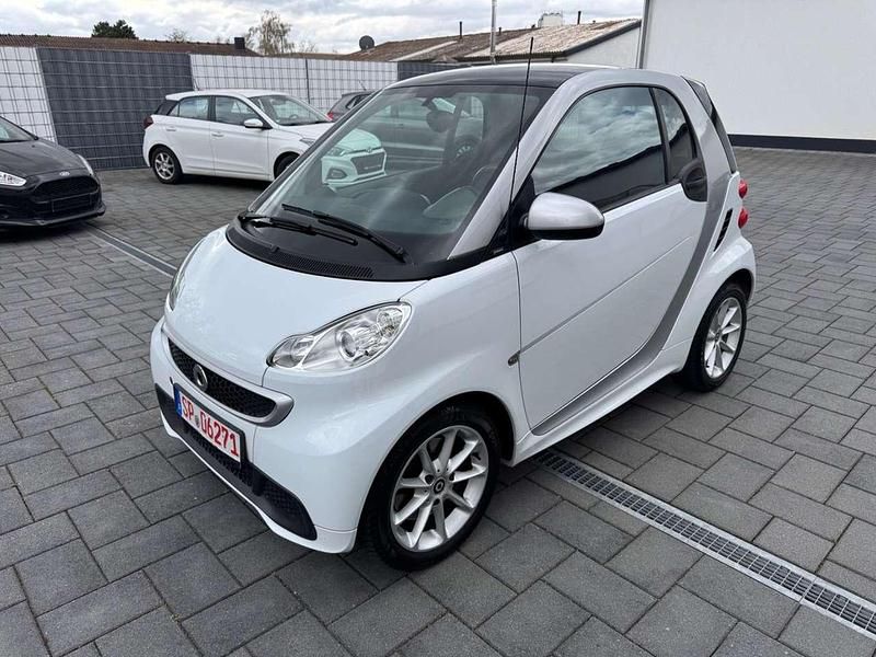 Tridionsicherheitszelle silbe Gebraucht 2012 Smart ForTwo Coupé Coupé | 5.995 € (Fairer Preis) - Bild 1/4