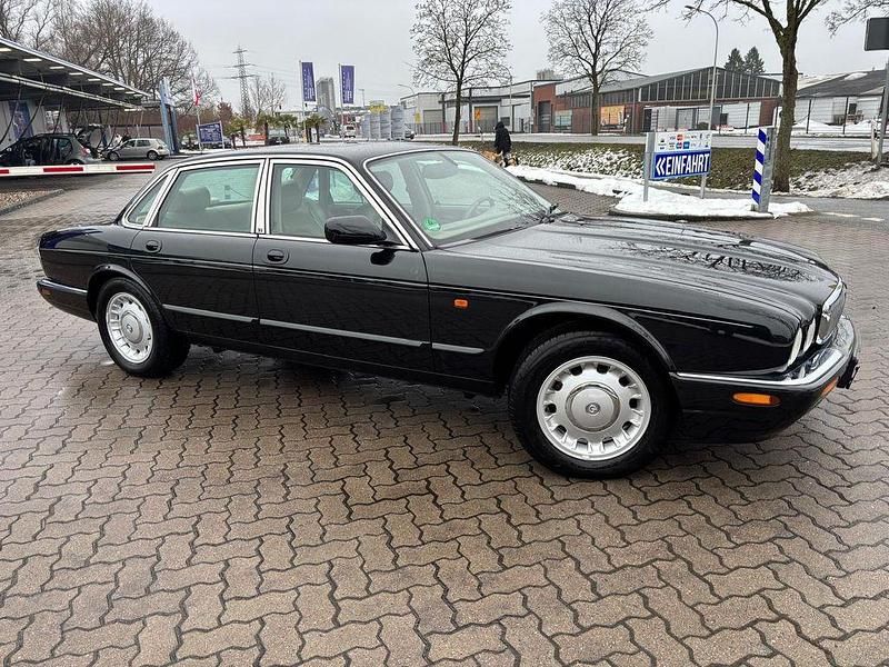 Gebraucht Jaguar XJ Sovereign 284 PS (208 kW) 2000 Schwarz Limousine