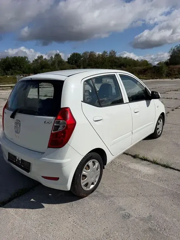 Gebraucht Hyundai i10 Classic 67 PS (49 kW) 2012 Weiß Kleinwagen