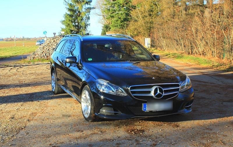Gebraucht Mercedes E220 170 PS (125 kW) 2016 Schwarz Limousine