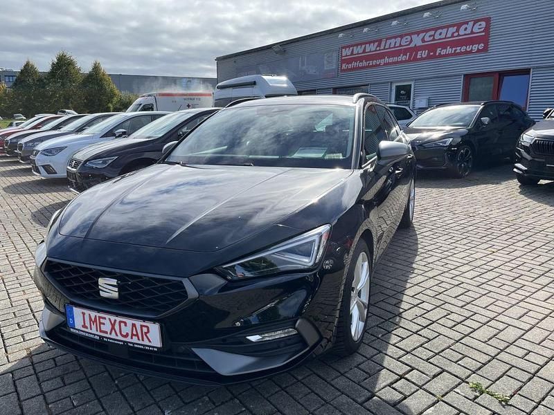Schwarz metallic (metallic) Gebraucht 2024 Seat Leon FR Kombi | 29.989 € (Fairer Preis) - Bild 1/4