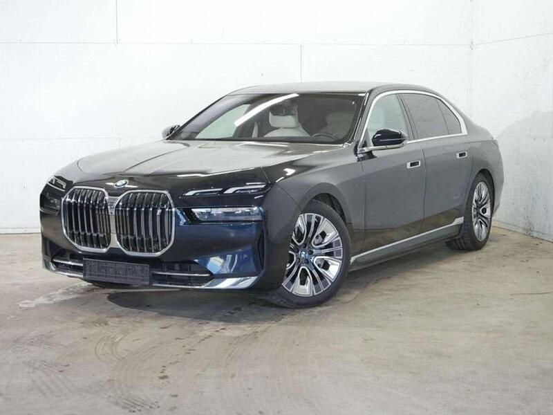Gebraucht BMW i7 400 kW (544 PS) 2025 Carbonschwarz met. Limousine