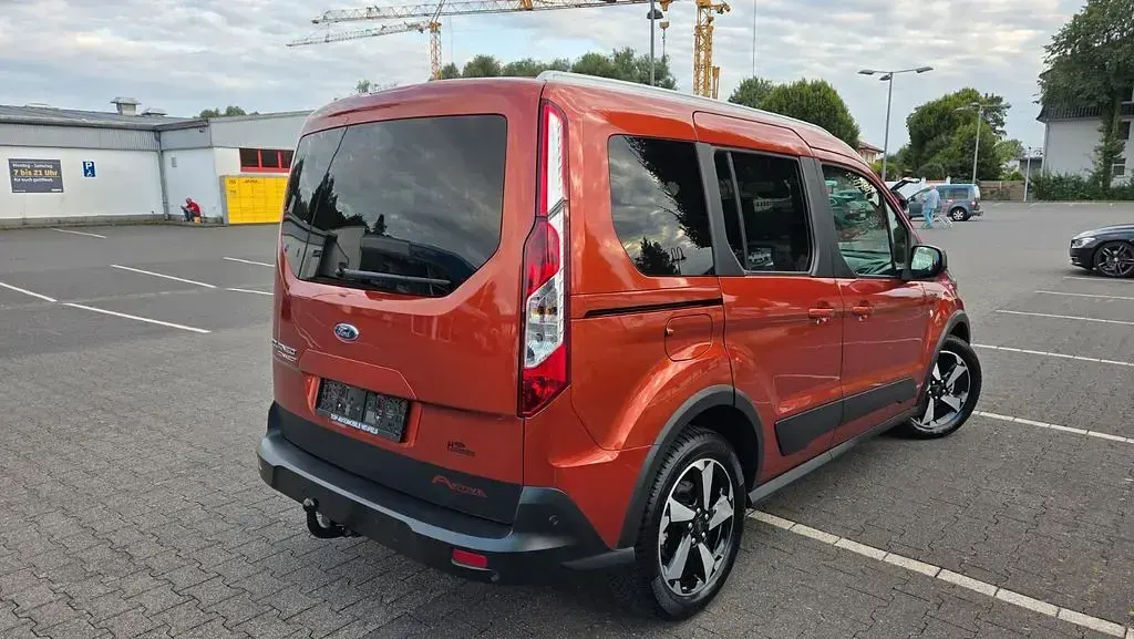 Gebraucht Ford Tourneo Active 120 PS (88 kW) 2021 Orange Van / Kleinbus