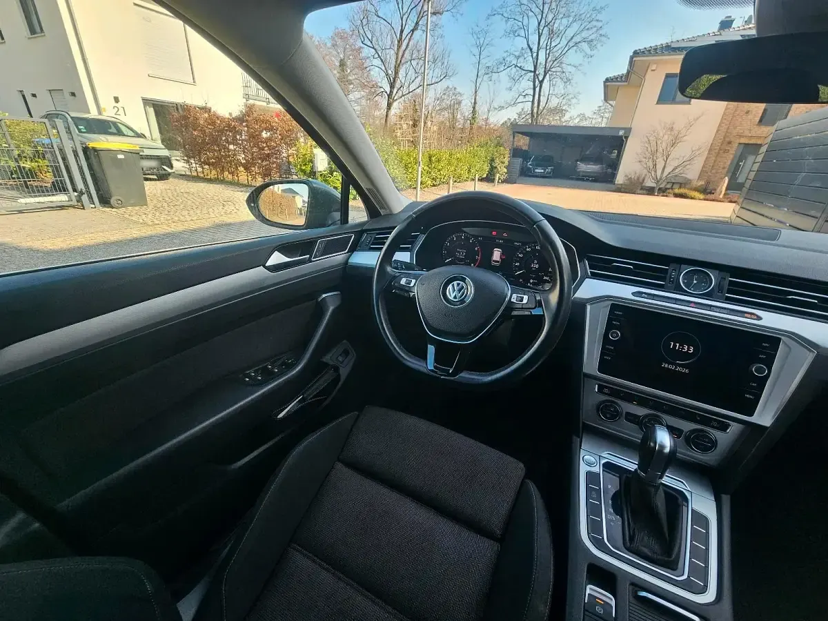 Gebraucht VW Passat 150 PS (110 kW) 2018 Grau Kombi