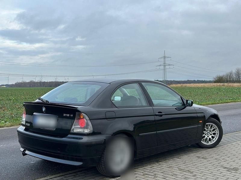 Gebraucht BMW 316 116 PS (85 kW) 2001 Schwarz Kleinwagen