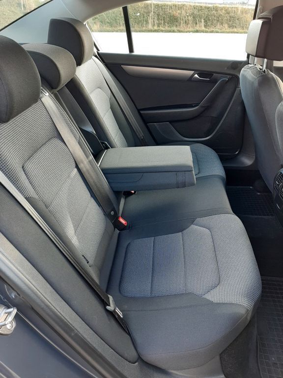 Gebraucht VW Passat Comfortline 140 PS (102 kW) 2013 Grau Limousine