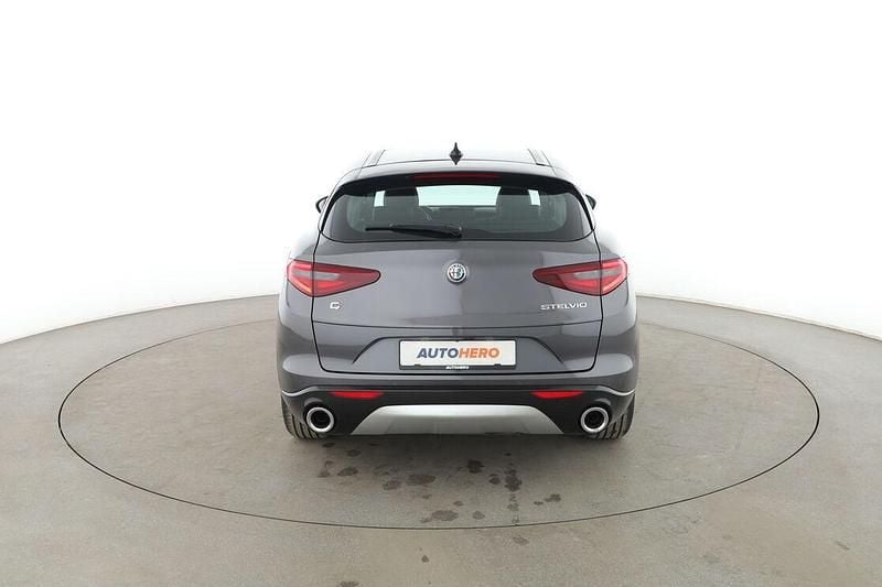 Gebraucht Alfa Romeo Stelvio Ti 209 PS (153 kW) 2021 Grau SUV