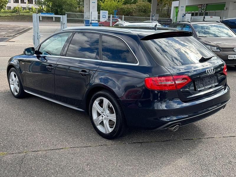 Gebraucht Audi A4 Ambiente 245 PS (180 kW) 2012 Blau Kombi