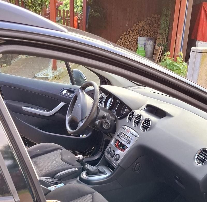 Gebraucht Peugeot 308 SW 120 PS (88 kW) 2010 Schwarz Kombi