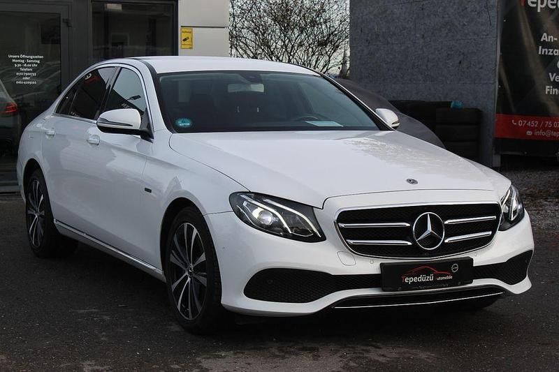Gebraucht Mercedes E300 194 PS (142 kW) 2019 Weiß Limousine