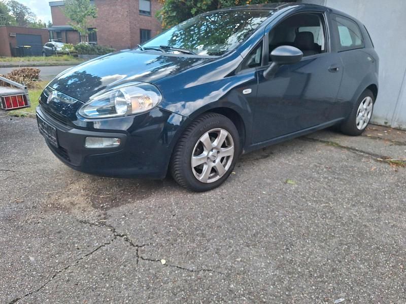 Blau Gebraucht 2010 Fiat Punto Kleinwagen | 1.950 € (Fairer Preis) - Bild 1/4
