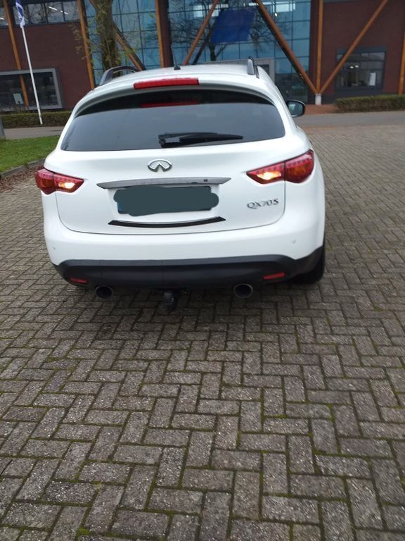 Weiß Gebraucht 2015 Infiniti QX70 Premium SUV | 20.500 € (Teuer) - Bild 1/2