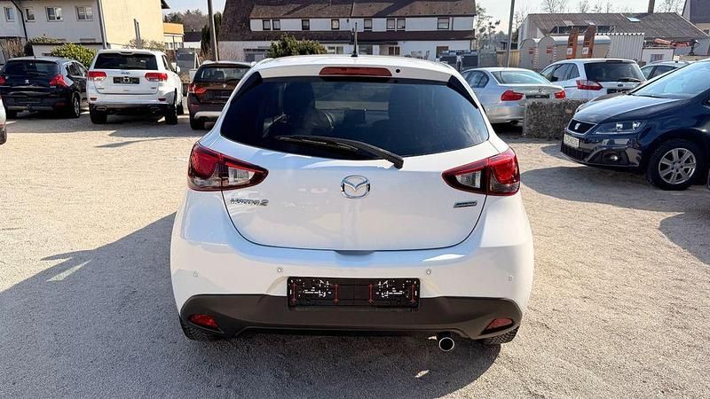 Gebraucht Mazda 2 Sports-Line 105 PS (77 kW) 2016 Weiß Limousine