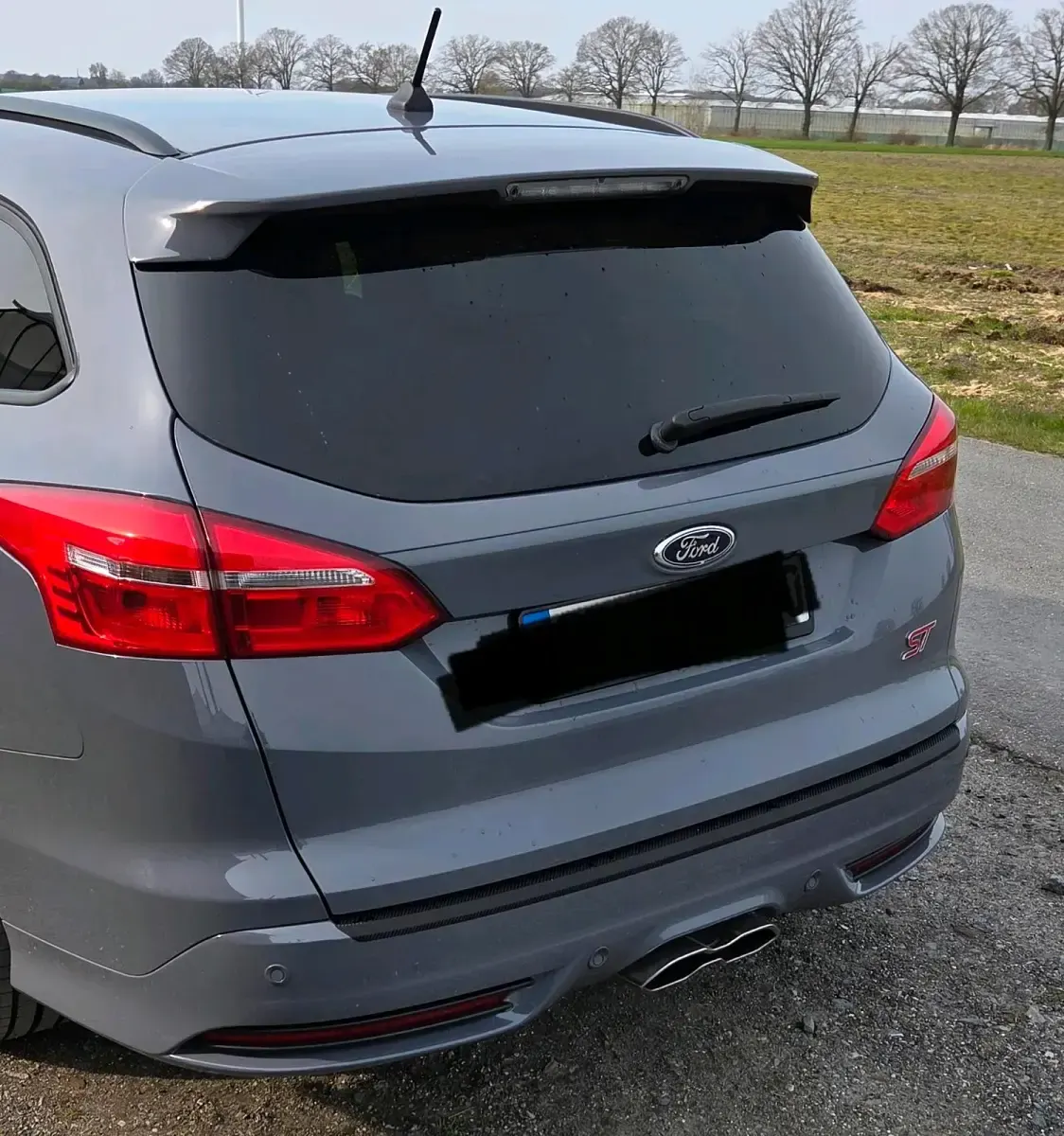 Gebraucht Ford Focus 250 PS (183 kW) 2017 Grau Kombi