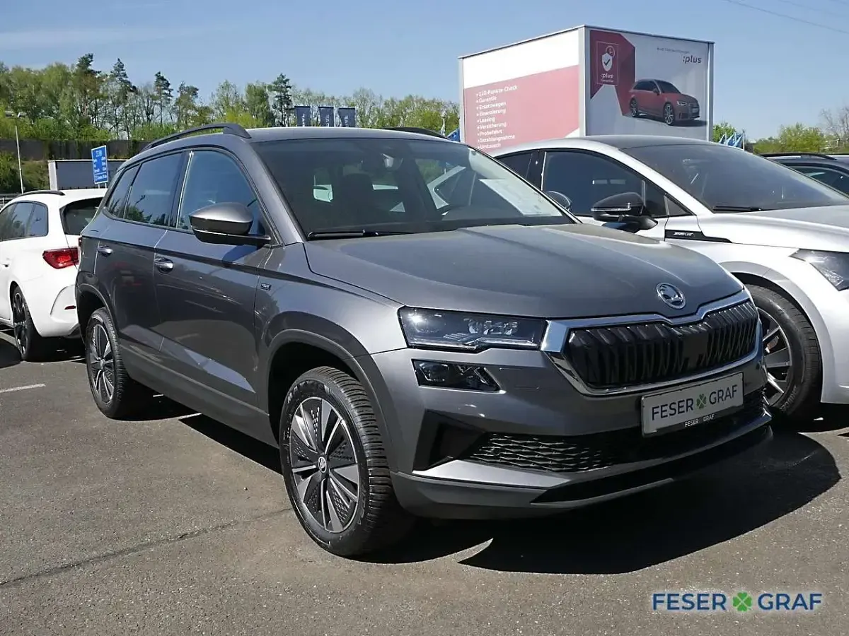 Gebraucht Skoda Karoq Tour 150 PS (110 kW) 2025 Graphitegrau metallic SUV