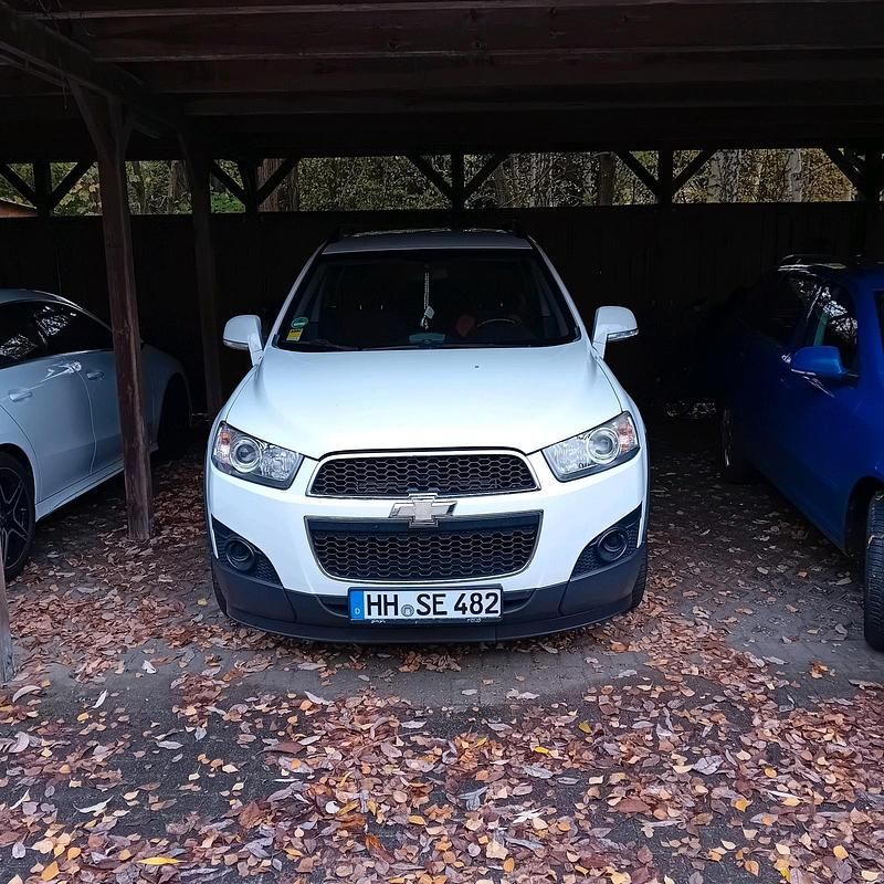 Weiß Gebraucht 2012 Chevrolet Captiva SUV | 6.500 € (Fairer Preis) - Bild 1/4