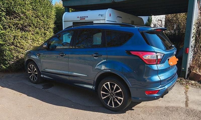 Gebraucht Ford Kuga ST-Line 175 PS (128 kW) 2018 Blau SUV