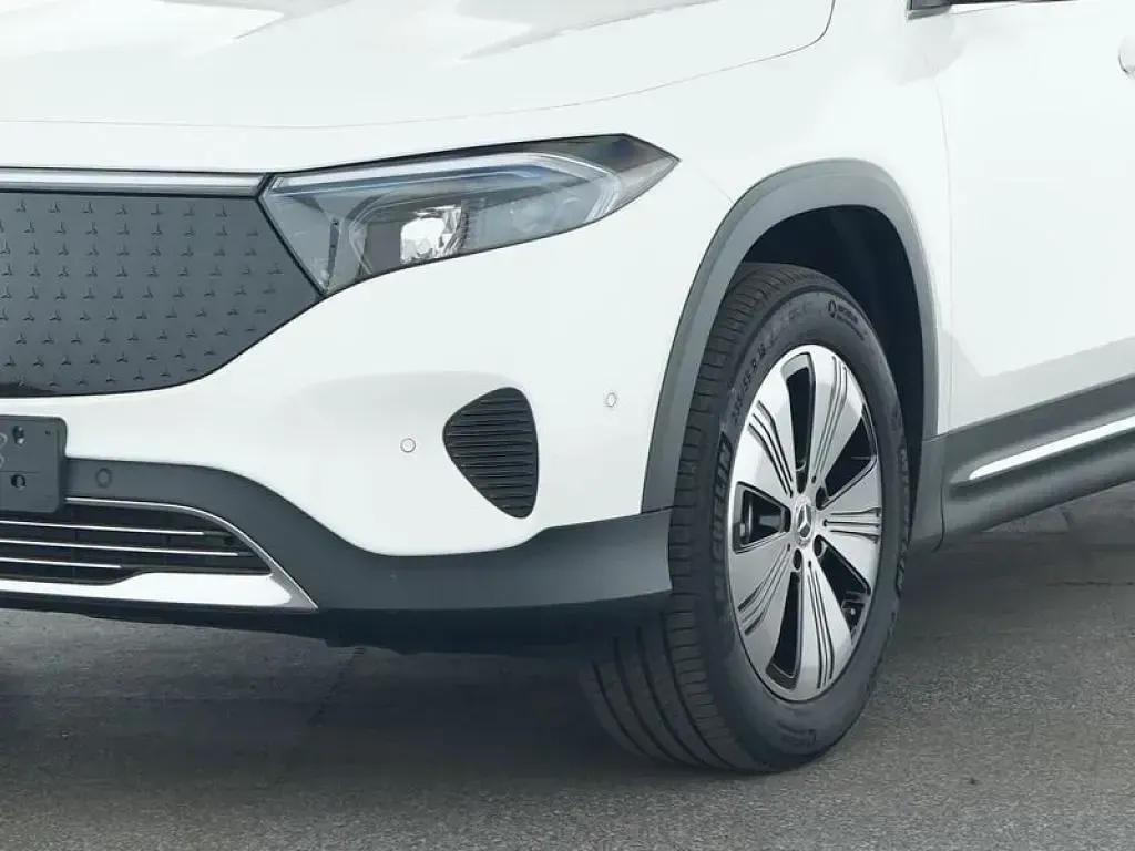 Gebraucht Mercedes EQB250 139 kW (190 PS) 2025 Unilack polarweiß SUV