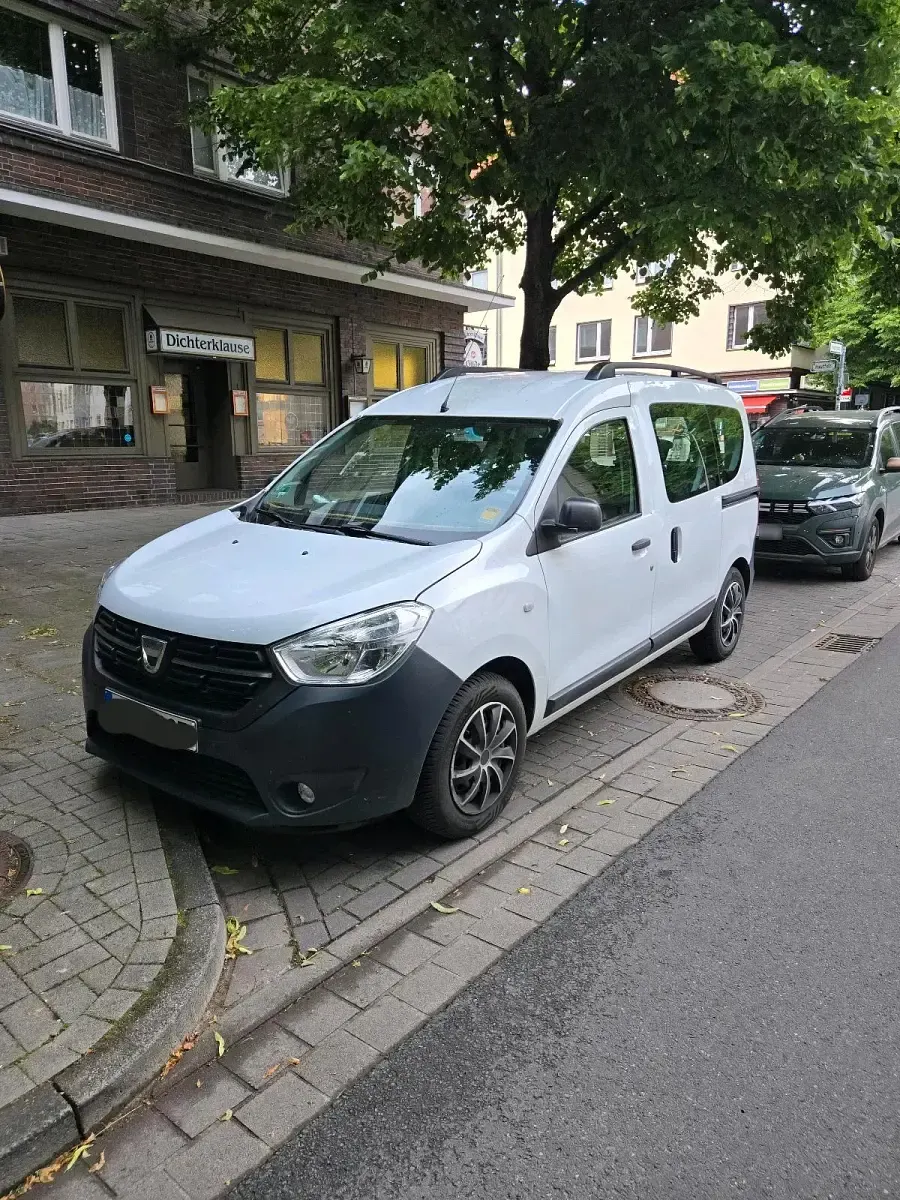Gebraucht Dacia Dokker 102 PS (75 kW) 2018 Weiß Van / Kleinbus