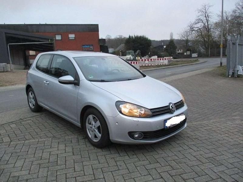 Silber Gebraucht 2009 VW Golf VI Highline Limousine | 5.790 € (Guter Preis) - Bild 1/4