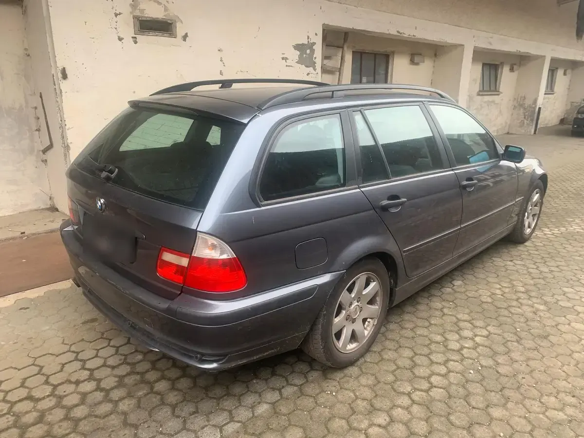 Gebraucht BMW 318 143 PS (105 kW) 2004 Grau Kombi