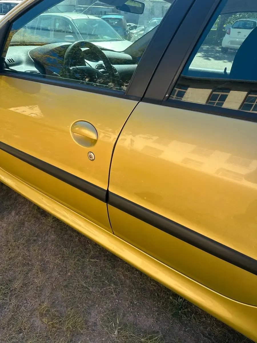 Gebraucht Peugeot 206 109 PS (80 kW) 2003 Gold Kombi