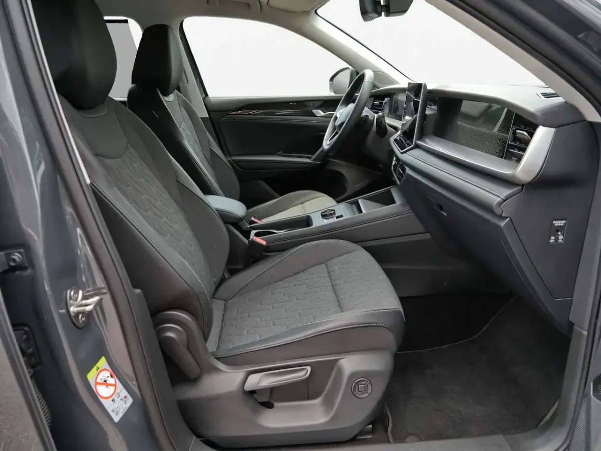 Gebraucht VW Tayron Life 150 PS (110 kW) 2025 Delfingrau metallic SUV